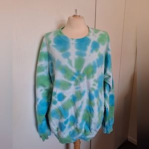 tie dye sweater.👽
